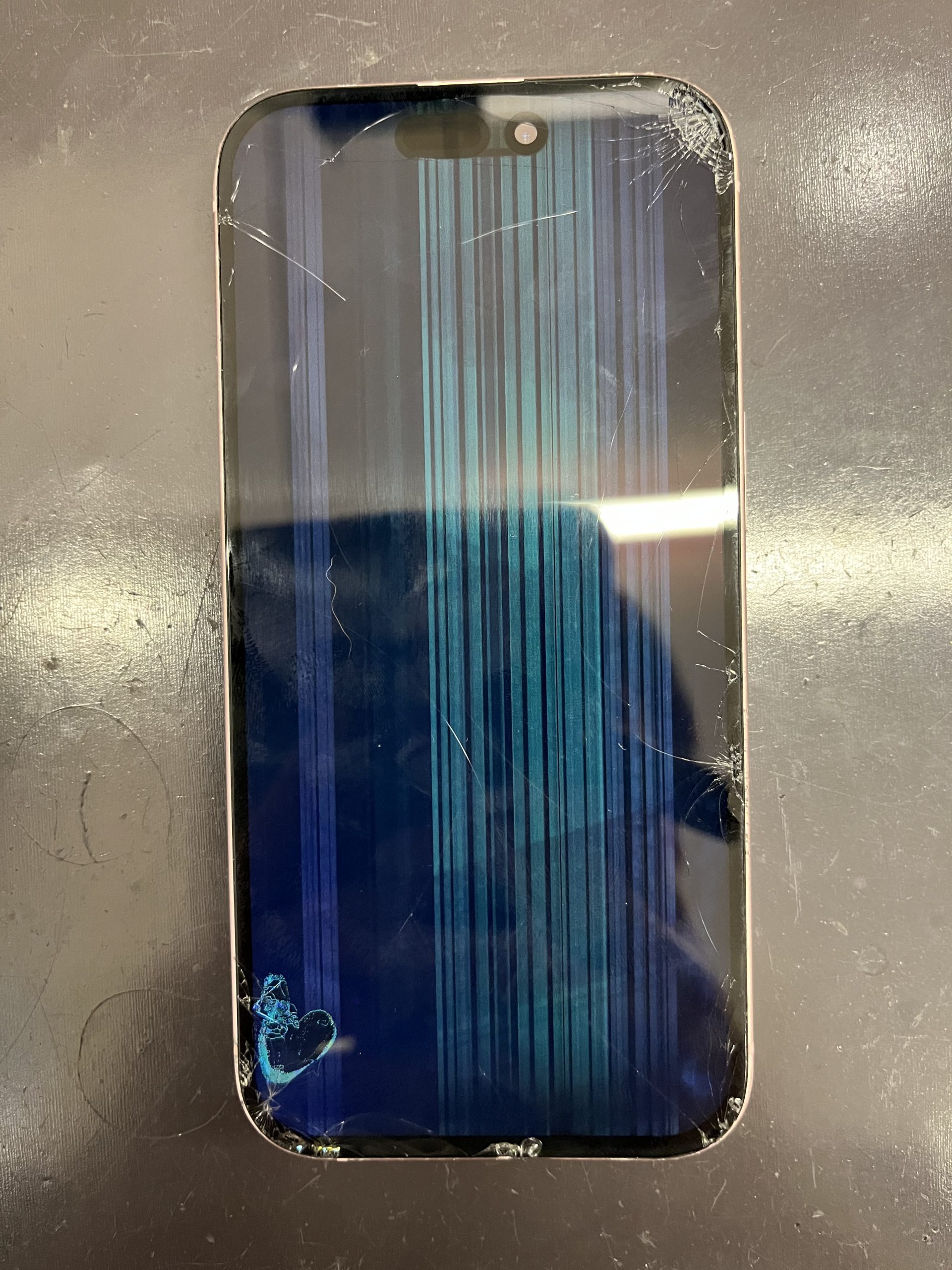 京都市伏見区より iPhone15 画面修理のご依頼 | iPhone修理 スマート