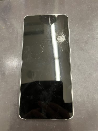 破損確認写真 京都市伏見区醍醐エリア】よりGalaxy S21 画面修理 |