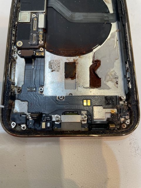 iPhoneの耐水性能・水没 | iPhone修理 スマートクール MOMOテラス伏見