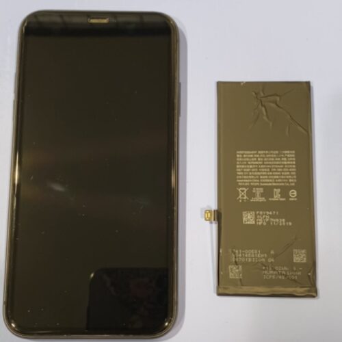 京都市伏見区よりiPhone 11のバッテリー交換で来