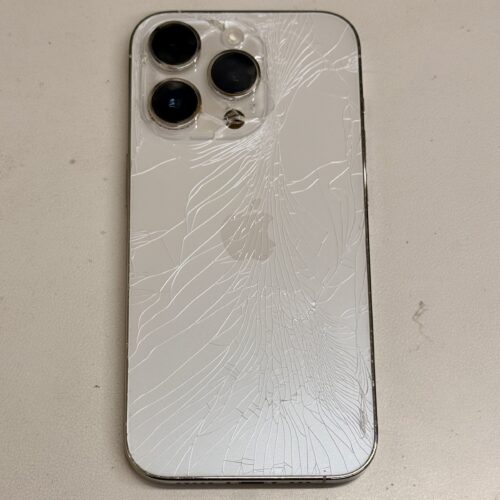 iPhone 14 Proの背面割れ修理｜MOMOテラス伏見桃山店
