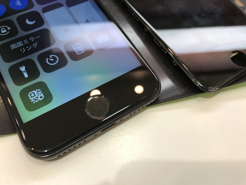 修理完了したiPhone8、アイホン8