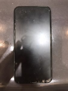 iphoneXRの画面割れ修理